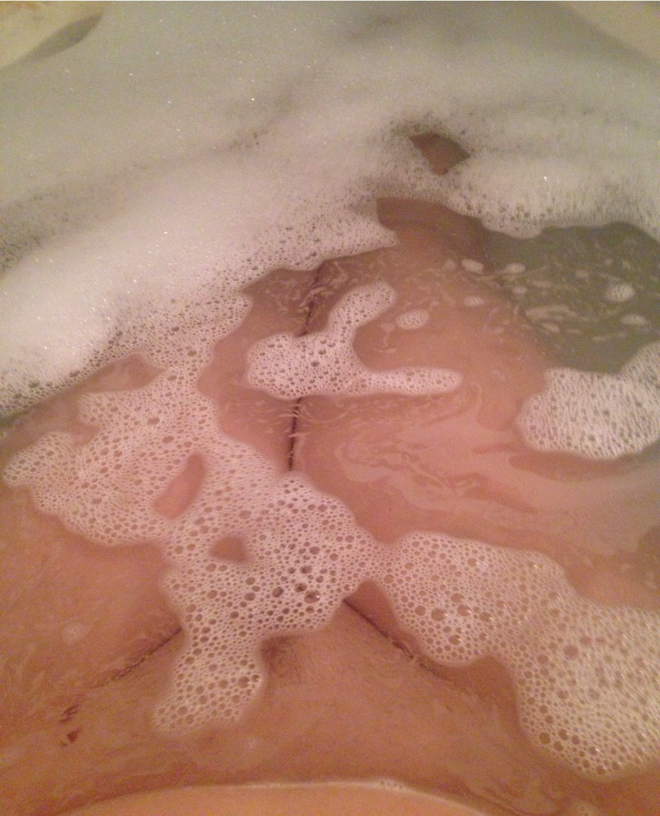 laurbaurbaby:  Bath timeee (:
