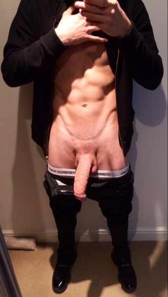 gent1906:  White boy packing