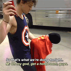acousticirwin:  au: dating ashton irwin