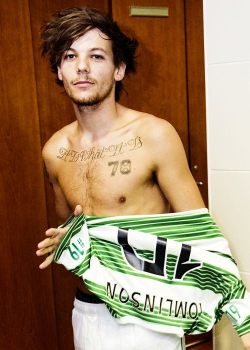 hallofcelebs1:  LOUIS TOMLINSON