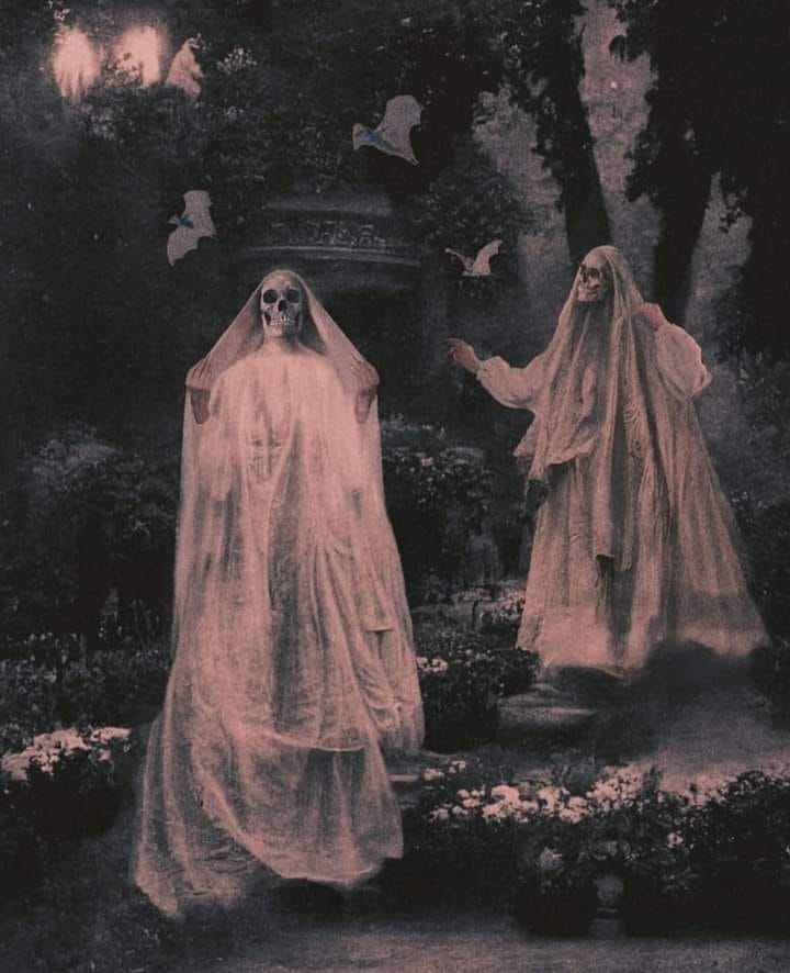 voodooya:🖤. Art By Esther Limones