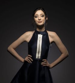 dailyactress:  Emma Dumont – 2017 Summer TCA Portraits for “The Gifted”