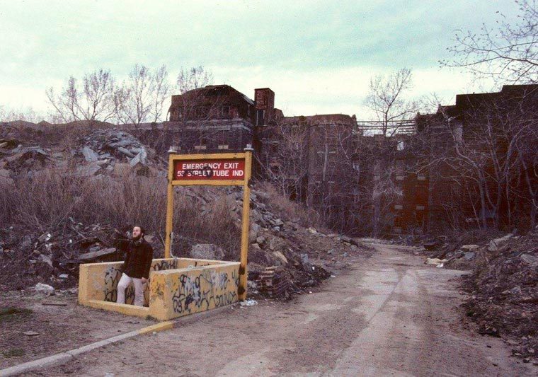 themaninthegreenshirt: New York in the 1980s – The apocalyptic photographs of Steven