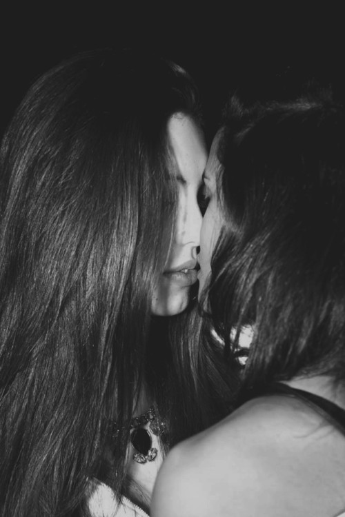 Porn Pics Lesbian Love