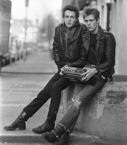 lowmorale:  Joe Strummer & Paul Simonon