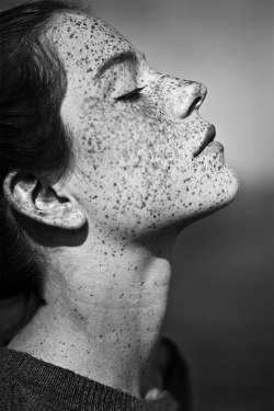 weirdoway:  eatbarberrypieordie:  Photographer: Agata Serge PhotographyModel: Luca Hollestelle  Beautiful!  Freckles sure are!