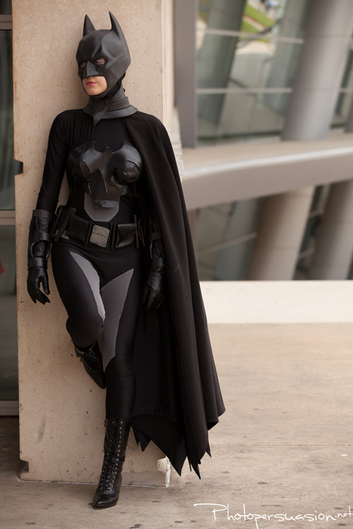 cosplayadoration:Femme Batman. Model: Damilyn / Costume by: Damilyn at Puku Productions & Michel