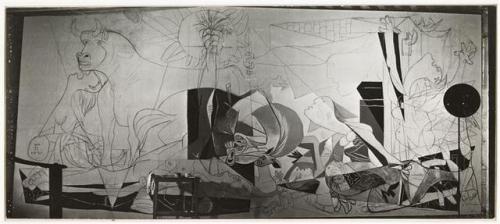 Dora Maar, Photos of  Pablo Picasso’s Guernica in progressExecuted in between May 4 and June 10, 193