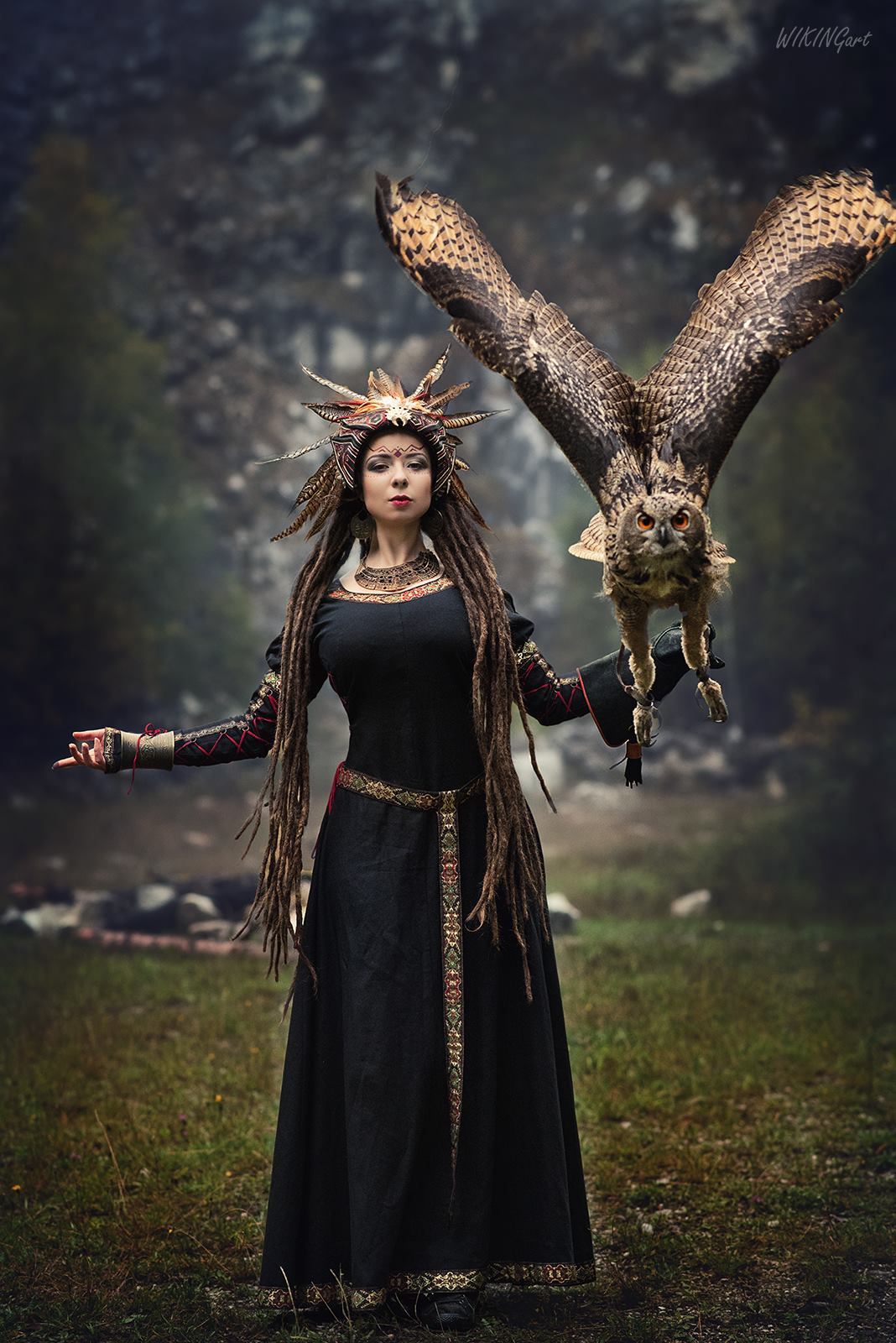 steam-and-pleasure:  SavraPhoto: WikingArt - FotografiaHeadpiece: Savra HeadpiecesDress: