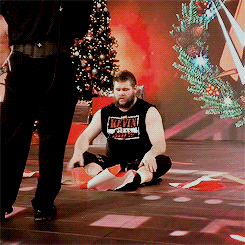 kevinsteen:   Kevin Owens isn’t a fan of Christmas but he is a fan of Chris Jericho.