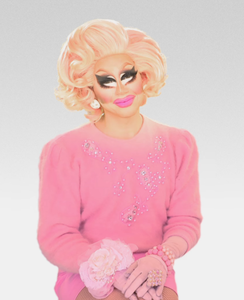 katyaswigsnatch:  trixie giving us That Look™   @amahzeballs come get your girl.