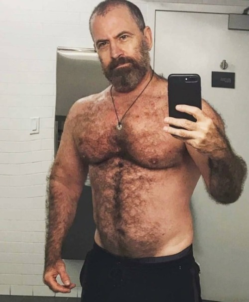 bendover4daddies: Follow me for the sexiest daddies!
