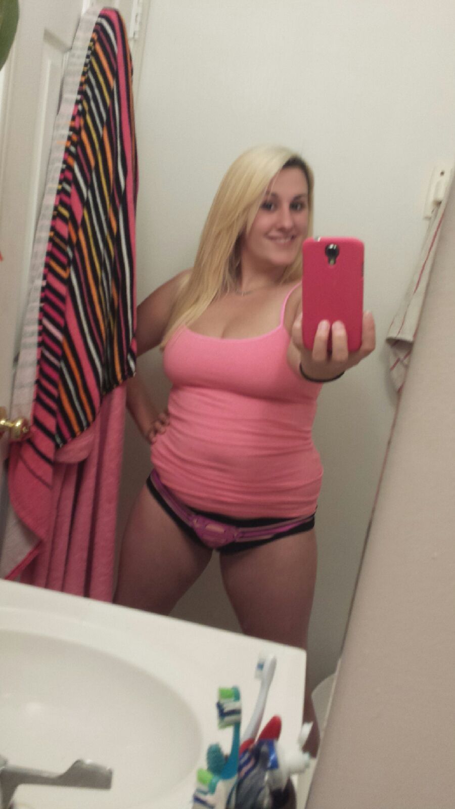 hersandhisdirtyneeds:  hersandhisdirtyneeds:  hersandhisdirtyneeds:  -Amber &lt;3