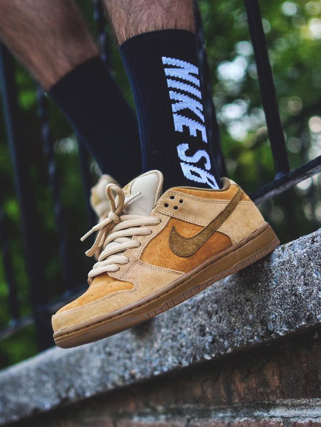 nike sb dunk low reverse wheat