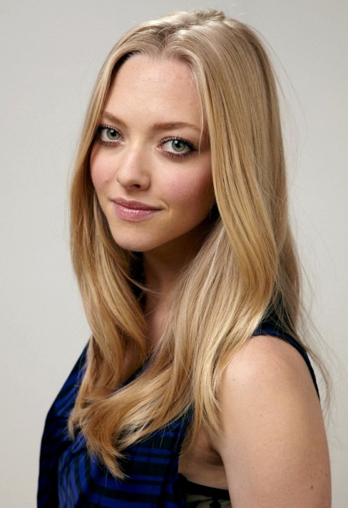 Amanda Seyfried vs Aubrey Star