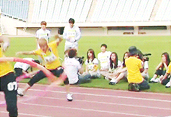 Yuu-N:  Precious Dongwoo Left The Game To Apologize To The Cameraman He Accidently