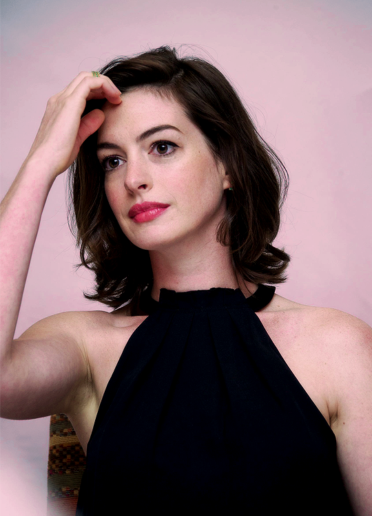 fuckyeahanniehathaway:  Anne Hathaway @ ‘The Intern’ Photocall 2015