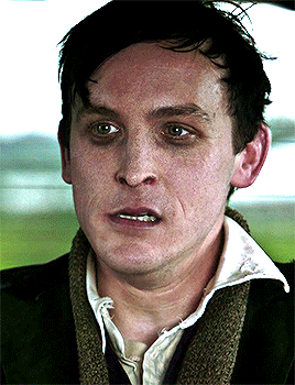 spacelnvader:Gotham rewatch: Oswald Cobblepot in S01 E02
