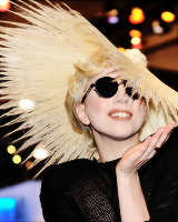 gagasland:  Favorite Gaga Things → Her hair/wigs 