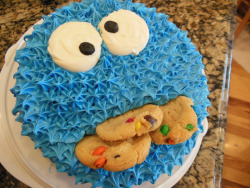 im-horngry:  Cookie Monster Treats - As Requested!