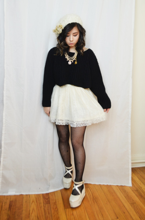 UNIF: cropped sweaterTralala: skirtLiz Lisa x Yui Kanno: shoesAlice &amp; the Pirates: pearl nec