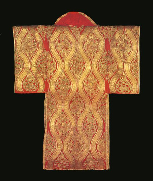 thekimonogallery:This kimono is one that a Japanese public servant wore during a festival of the Imp