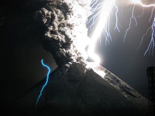 Porn photo wonderous-world:  2010 Iceland’s Eyjafjallajökull