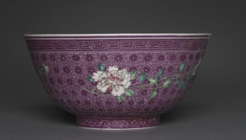 Bowl with Peony Sprays on Diaper Ground (exterior); Chrysanthemum Sprays (interior), 1736, Cleveland