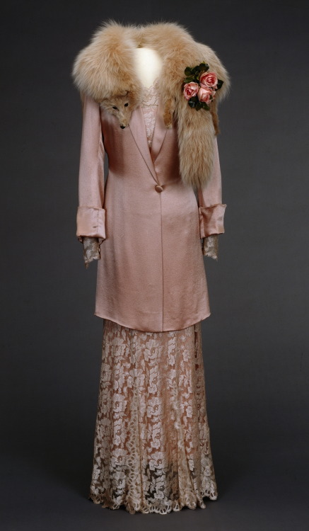 Queen Maud + pinkOf the wardrobe today in The National Museum in Oslo, a predominantely large part o