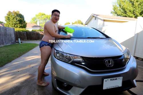 tehlustpanda:  Anybody need a car wash? ;)