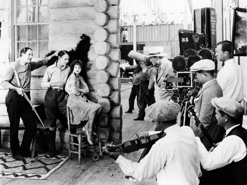 missclarabow:Clara Bow filming Mantrap, 1926.