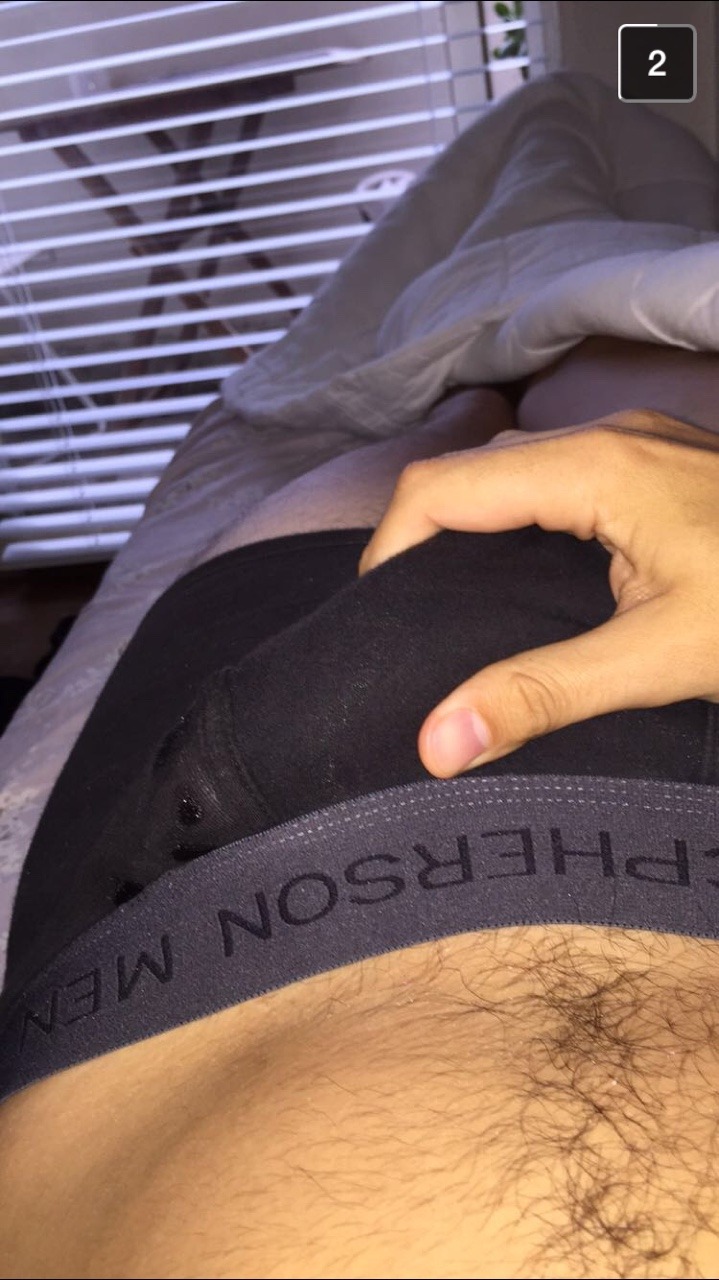 hornym8syd:  Sydney guy here, love straight, curious bi guys keen on chatting and