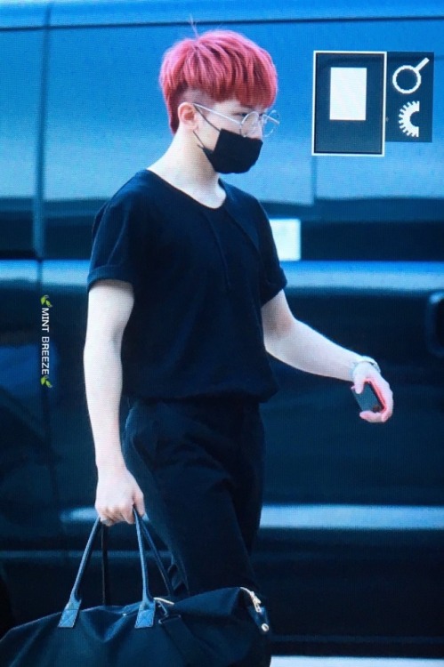 unloyalcarat:Idk about yall but woozi has to be working out lately bc look at that body