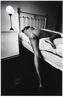 lesmaileurs:Jeanloup Sieff : Nu cas sur un