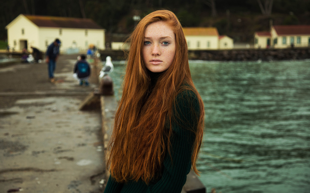 howtomasturbate:  Beautiful red hair.