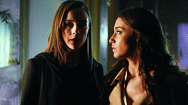 wickersjulia:Julia Wicker in every episode » 3.11 Twenty threeI tried to kill a God once with help f