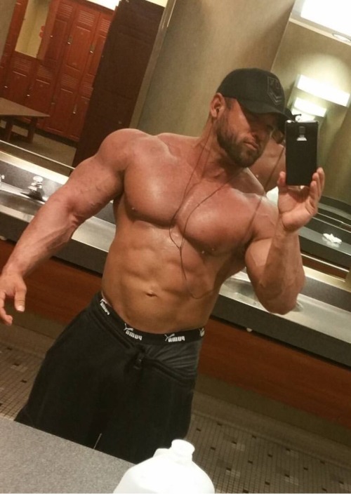 bodybuildermusclecentral:  @bodybuildermusclecentral