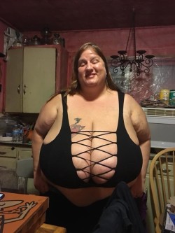 atldirtybirdsfan:  50chipz:   Wow… I would suck love out them tits    I love this big breasted model.  She also has a phenomenal double belly which in betting houses some wonder farts 💨 for me tongue fuck, eat and suck up
