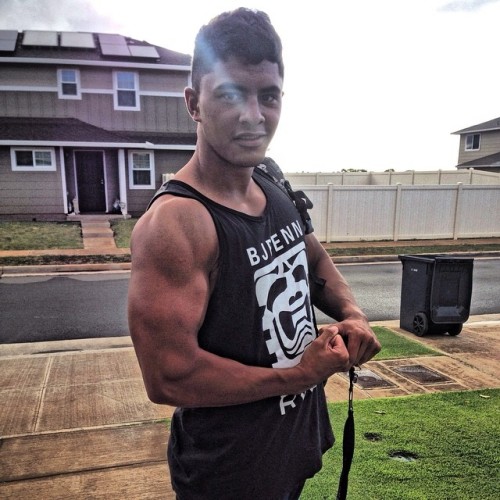 kkaloha808:  dem-kane-tho:  Fahken nice  Damn where is he from?