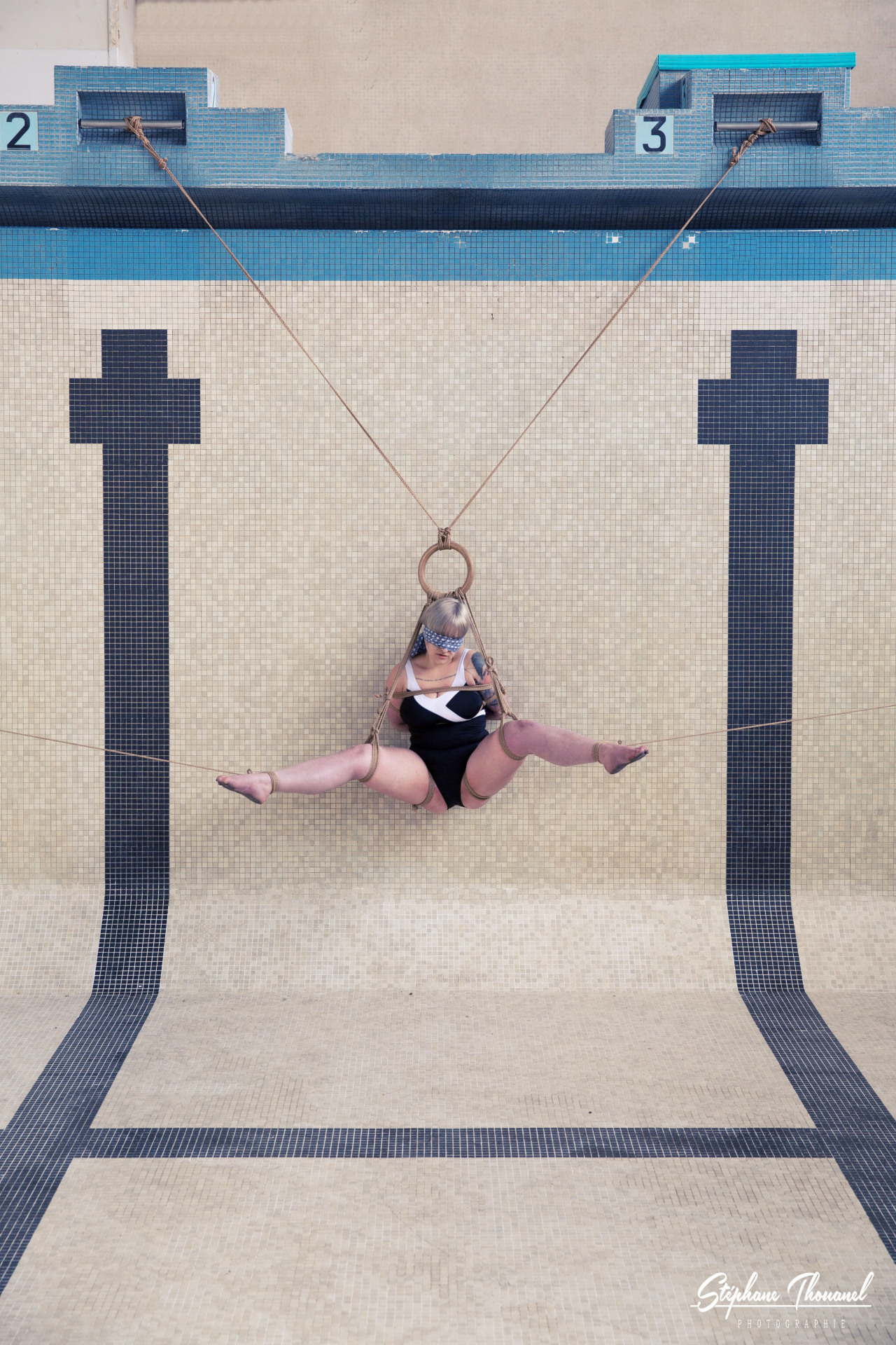 shibartiste:  Grand bain / Bottom of the poolUrbex session with Armony.Pictures by