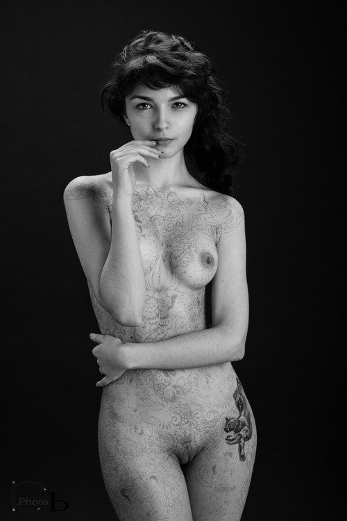 nicenudephotos:  Panther by Aleetet from http://bit.ly/1e49b5G
