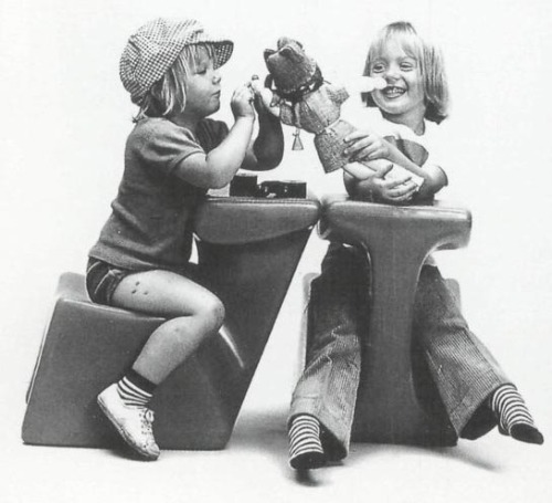 Luigi Colani, kids chair Zocker | Player, 1972. Combo of chair and desk. Source chair, kids