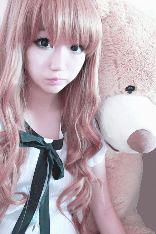 pinktokki: with my teddy bear (ღ˘⌣˘ღ)