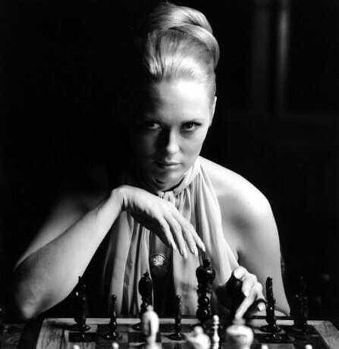 vivipiuomeno:  Thomas Crown Affair , 1968 - Faye Dunaway - chess scene 