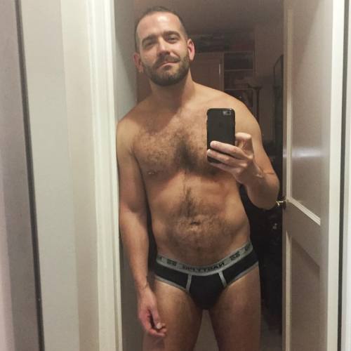 ericthednd:  Did I mention I’m letting adult photos