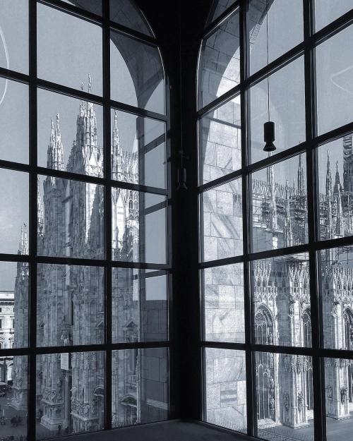 fabforgottennobility:A VIEW #duomodimilano #museodelnovecento #instaart #instaarchitecture #instagra