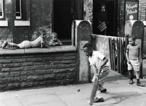 arabamolsamontgiymezdim:Shirley Baker