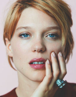 sylviagetyourheadouttheoven:  Léa Seydoux - Elle