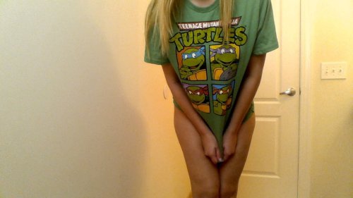 watchusfuck:  FUCK she’s so fucking sexy, proof a t-shirt can be hotter than some lingerie - R
