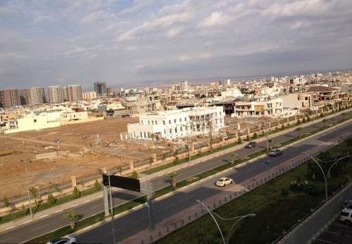 Kurdish tycoon builds replica White House in Erbil, Iraqvia   